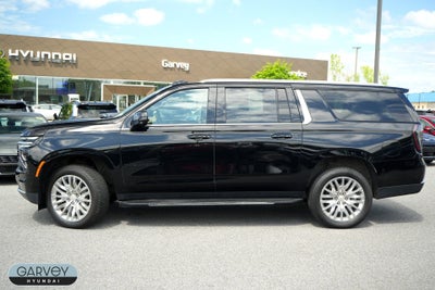 2025 Chevrolet Suburban LT