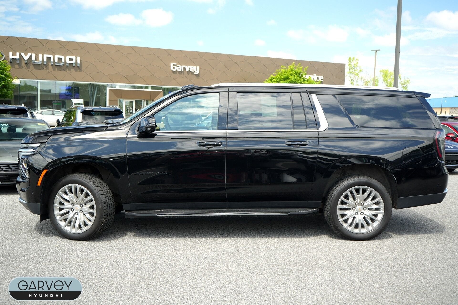 2025 Chevrolet Suburban LT