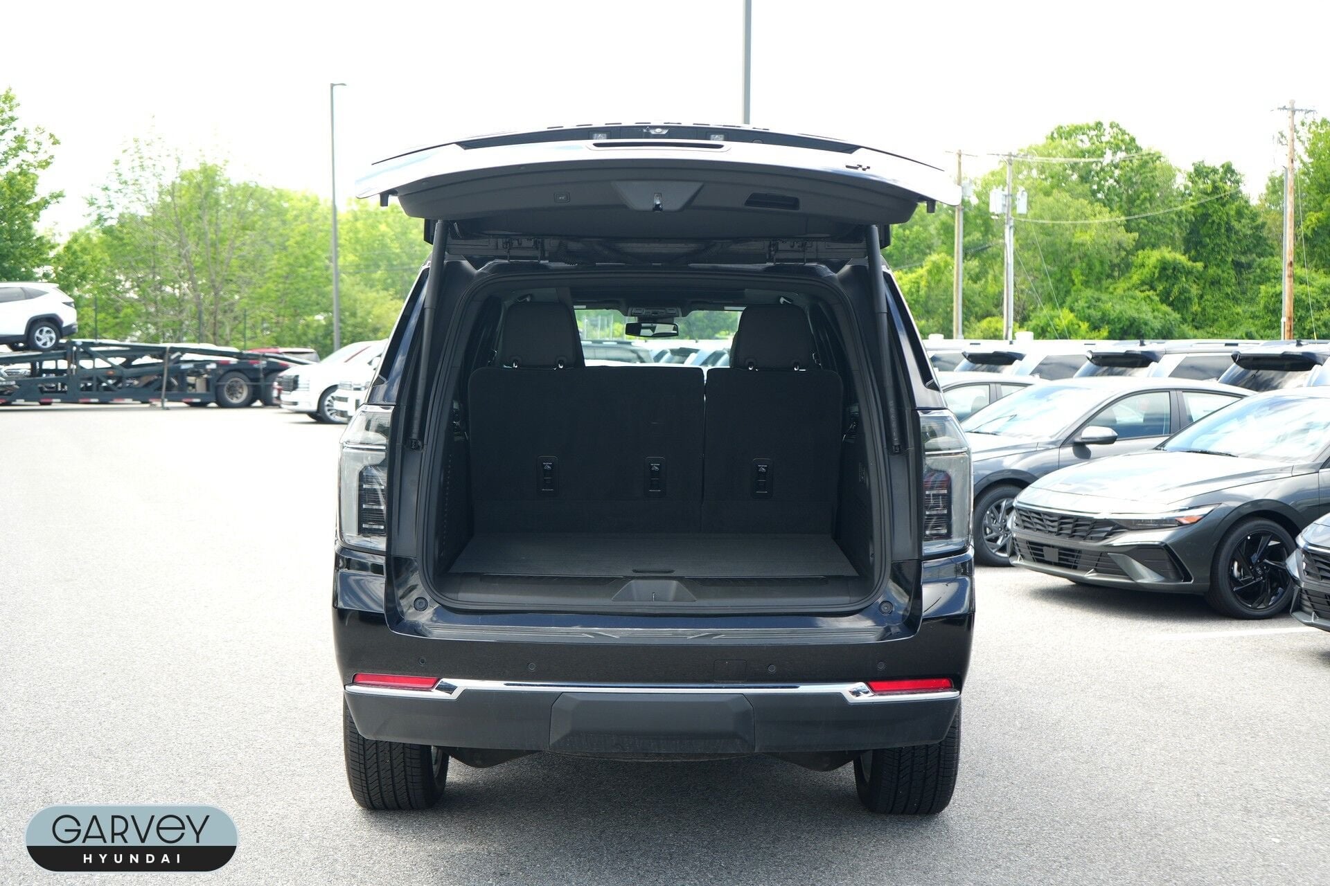 2025 Chevrolet Suburban LT