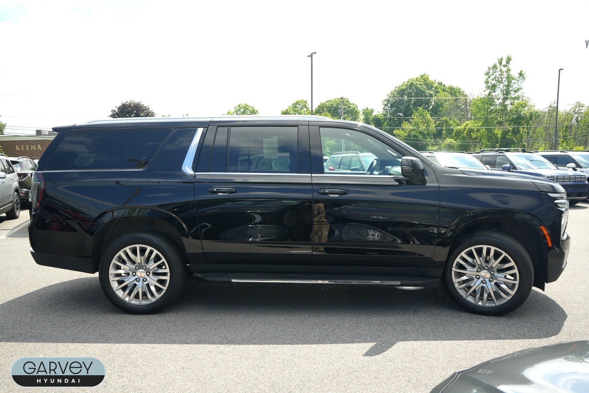 2025 Chevrolet Suburban LT