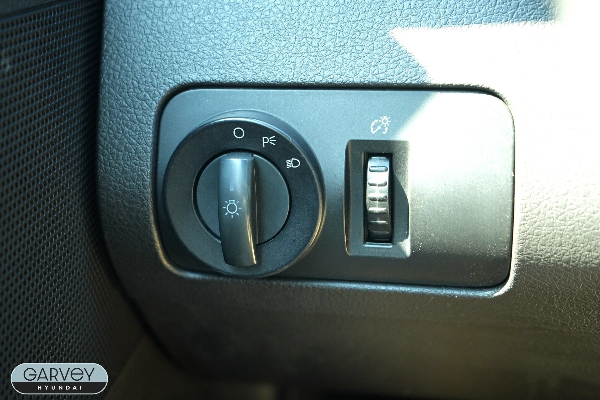 2005 Ford Mustang Deluxe