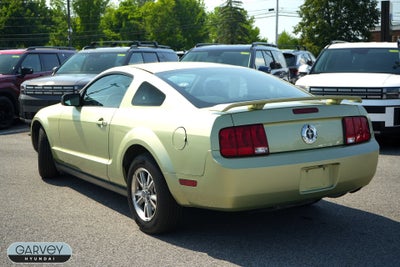 2005 Ford Mustang Deluxe