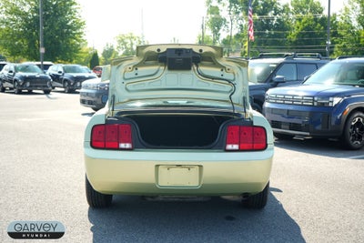 2005 Ford Mustang Deluxe