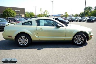 2005 Ford Mustang Deluxe