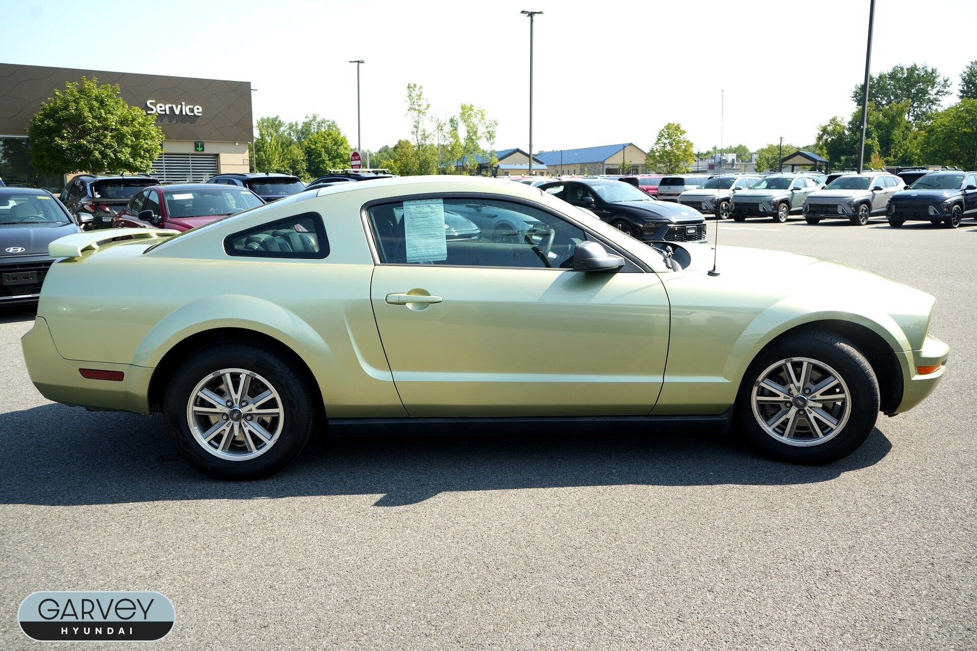 2005 Ford Mustang Deluxe