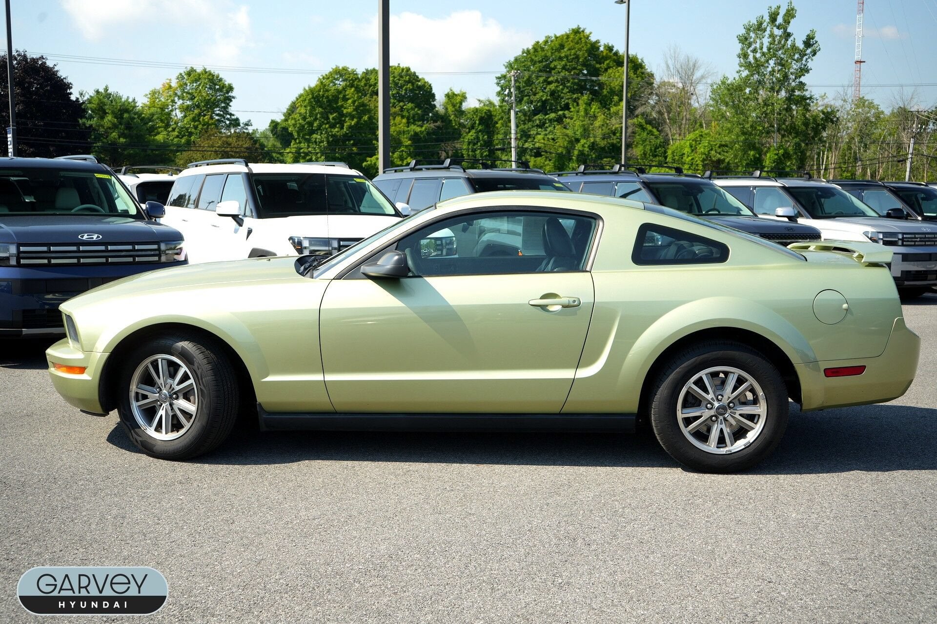 2005 Ford Mustang Deluxe