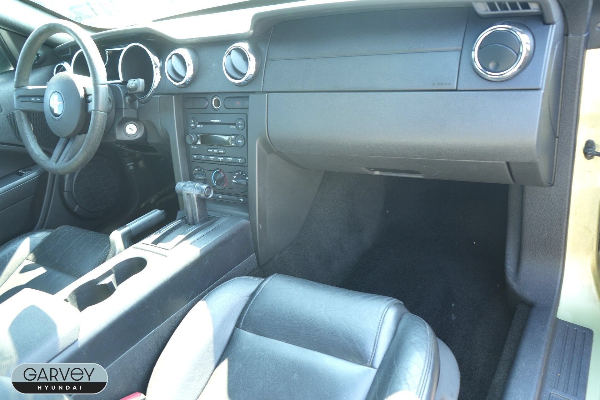 2005 Ford Mustang Deluxe