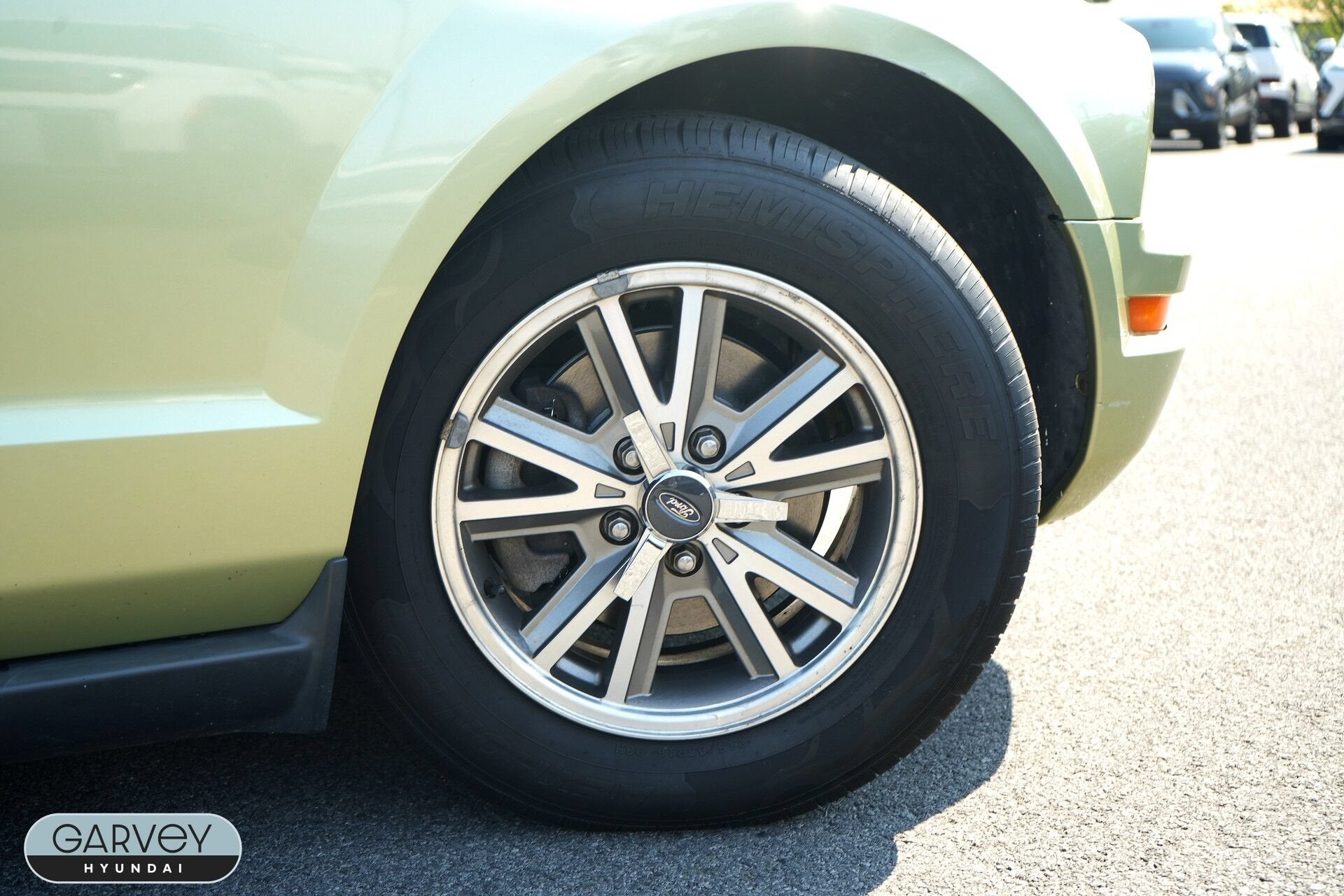 2005 Ford Mustang Deluxe