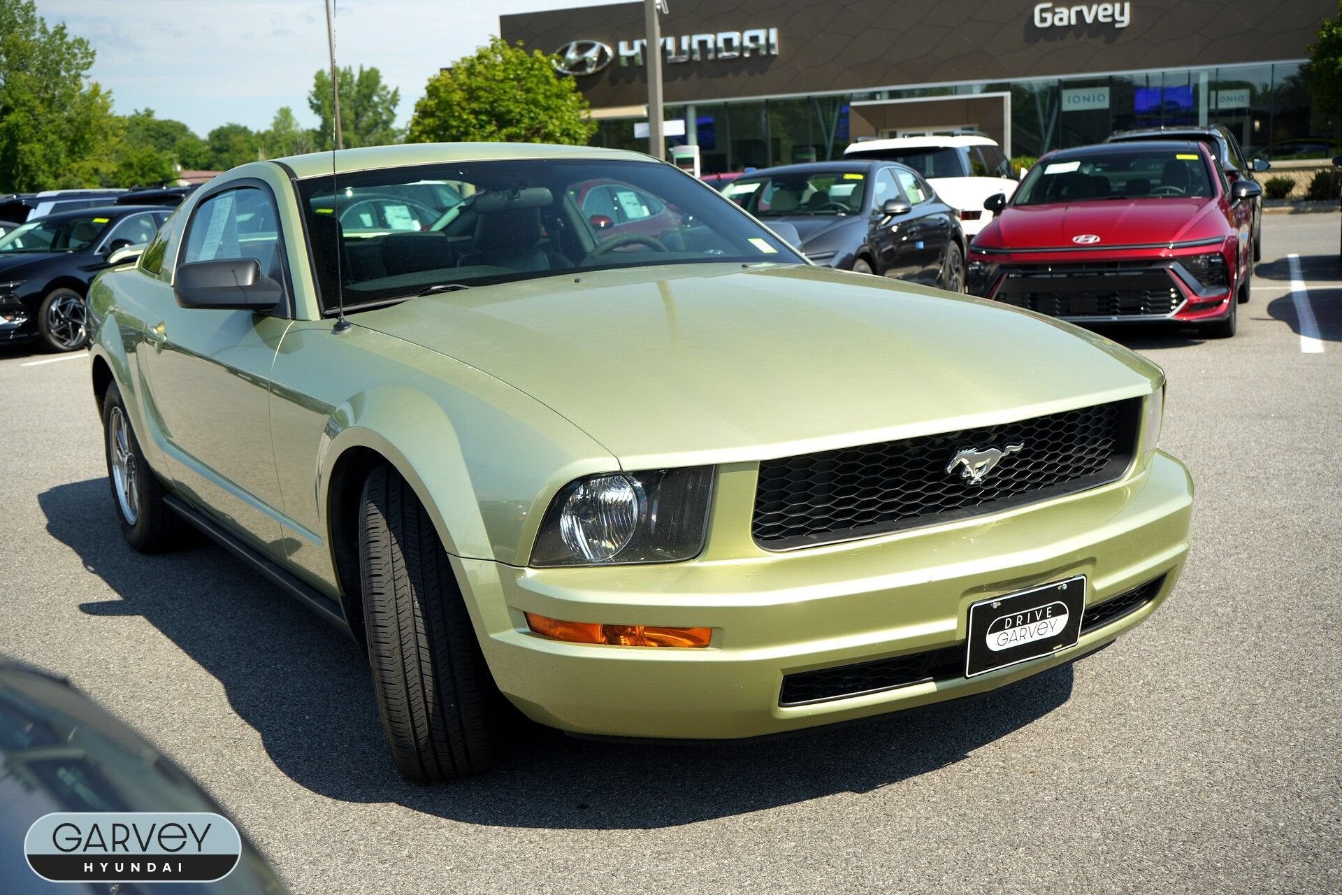 2005 Ford Mustang Deluxe
