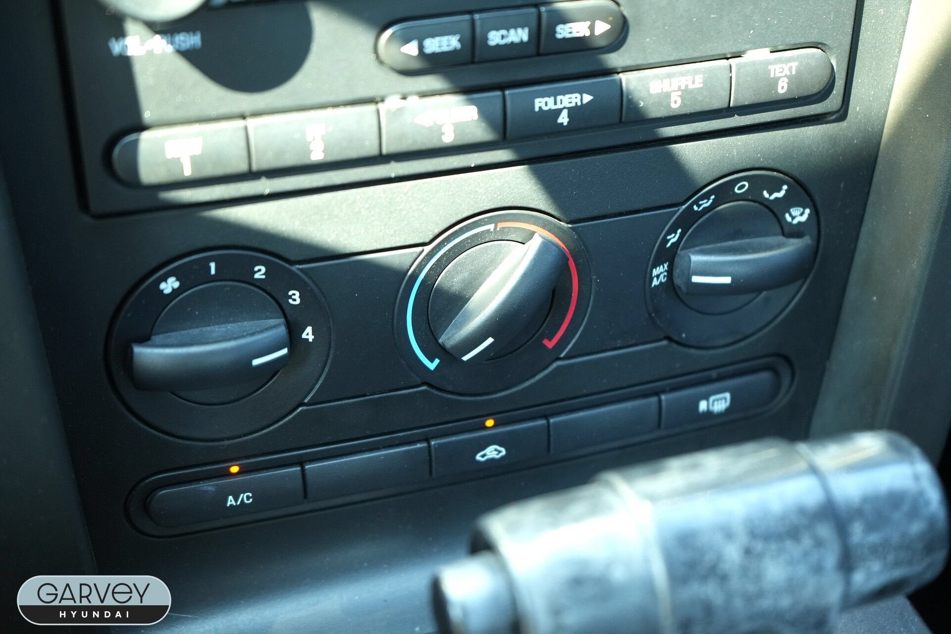 2005 Ford Mustang Deluxe