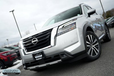 2022 Nissan Pathfinder Platinum