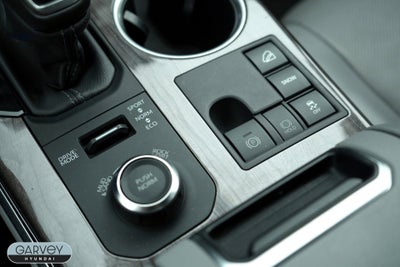 2023 Toyota Highlander Base