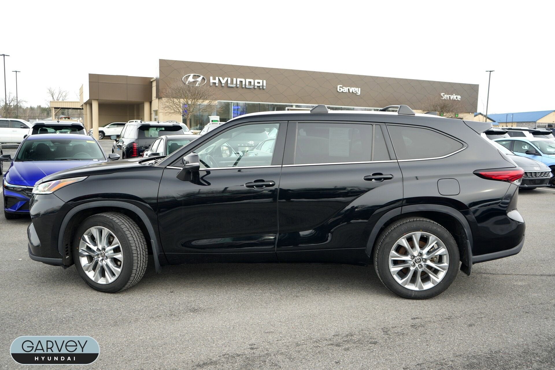 2023 Toyota Highlander Base