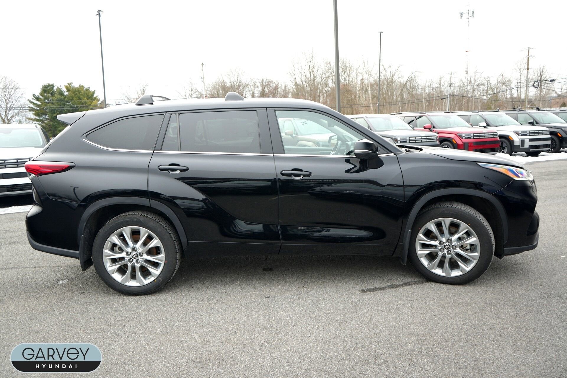 2023 Toyota Highlander Base