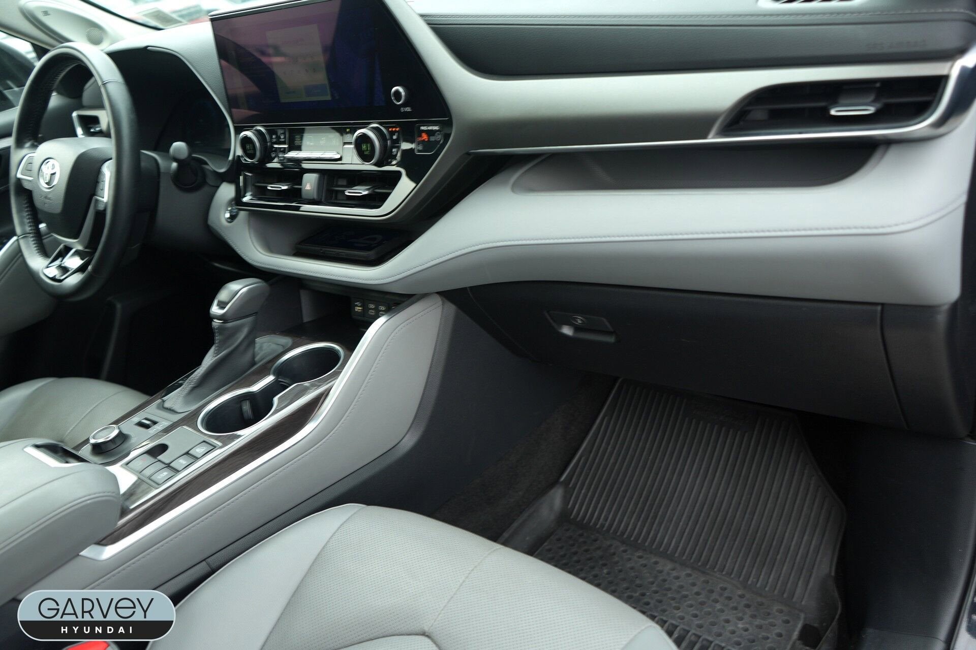 2023 Toyota Highlander Base