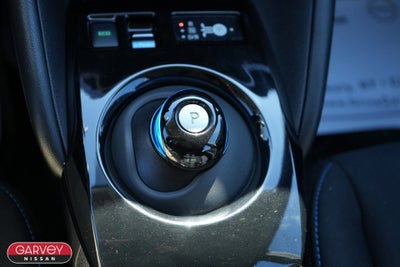 2022 Nissan LEAF SV