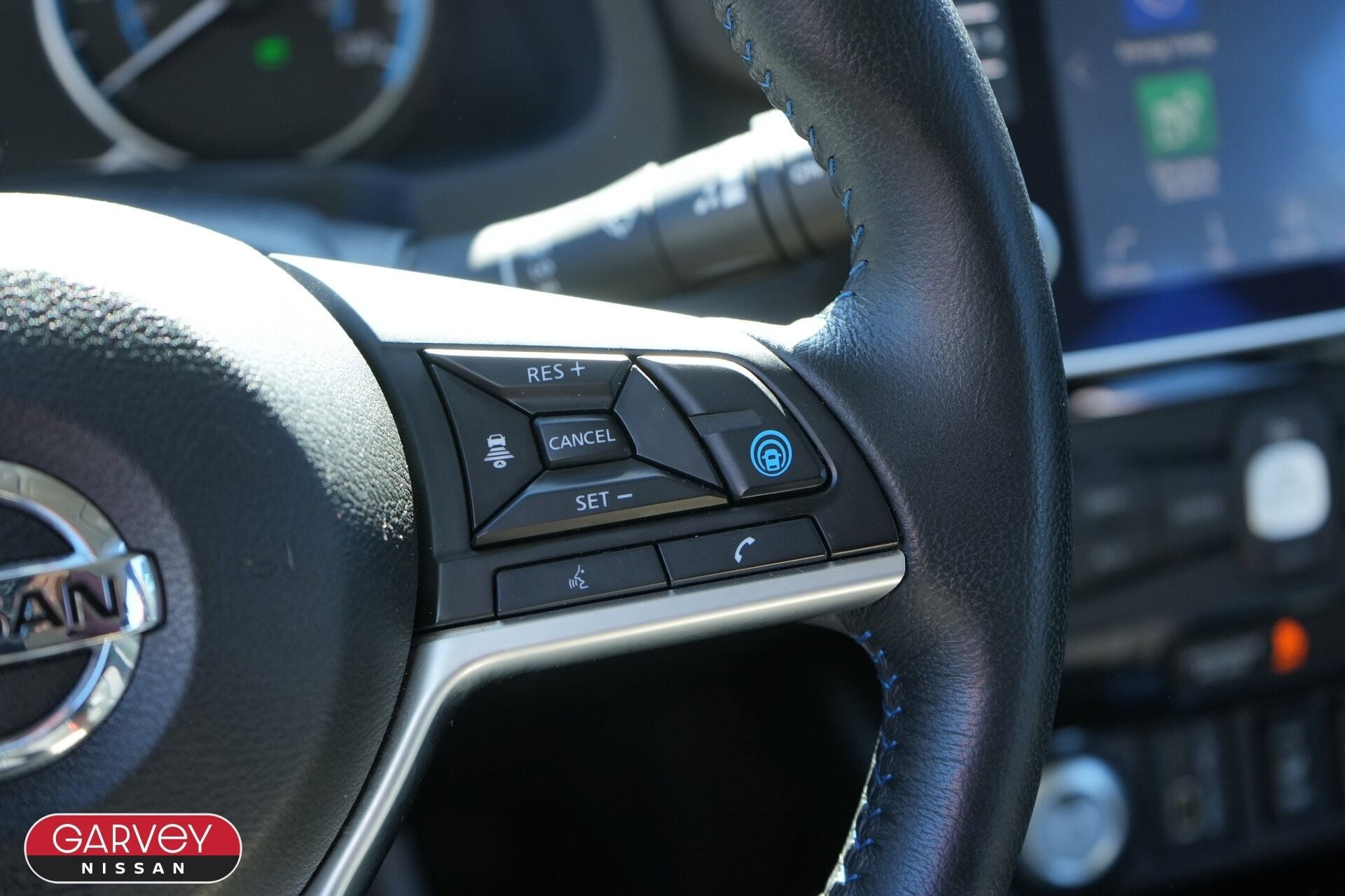 2022 Nissan LEAF SV