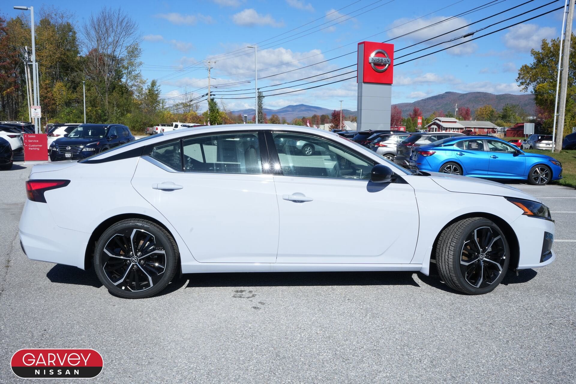 2025 Nissan Altima SR