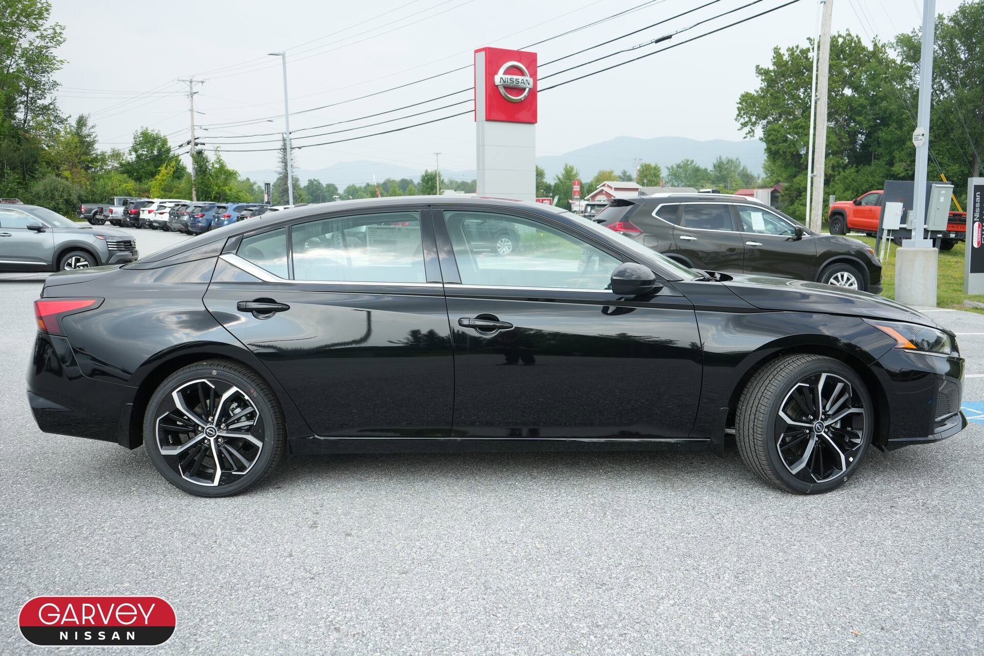 2025 Nissan Altima SR