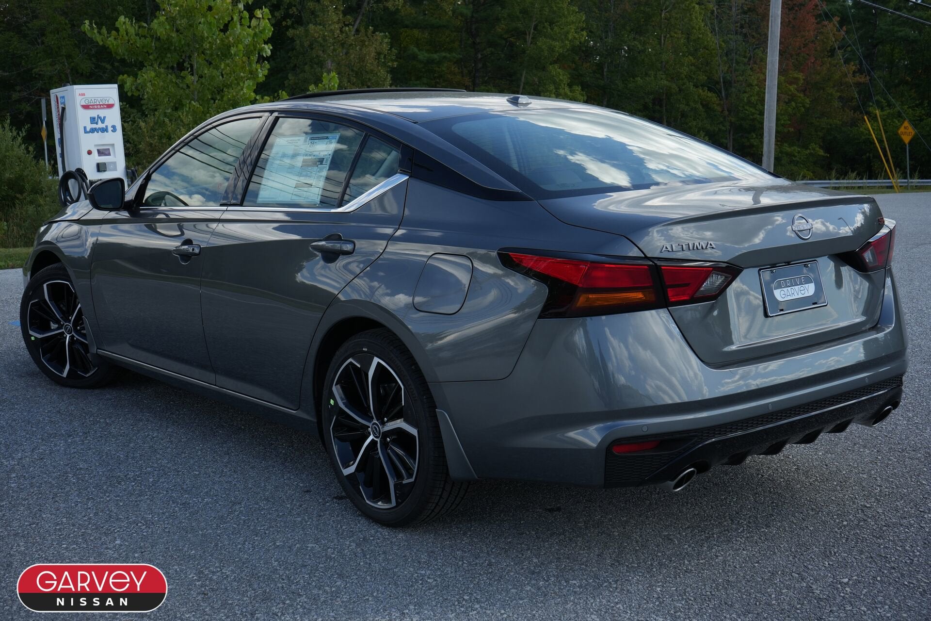 2025 Nissan Altima SR