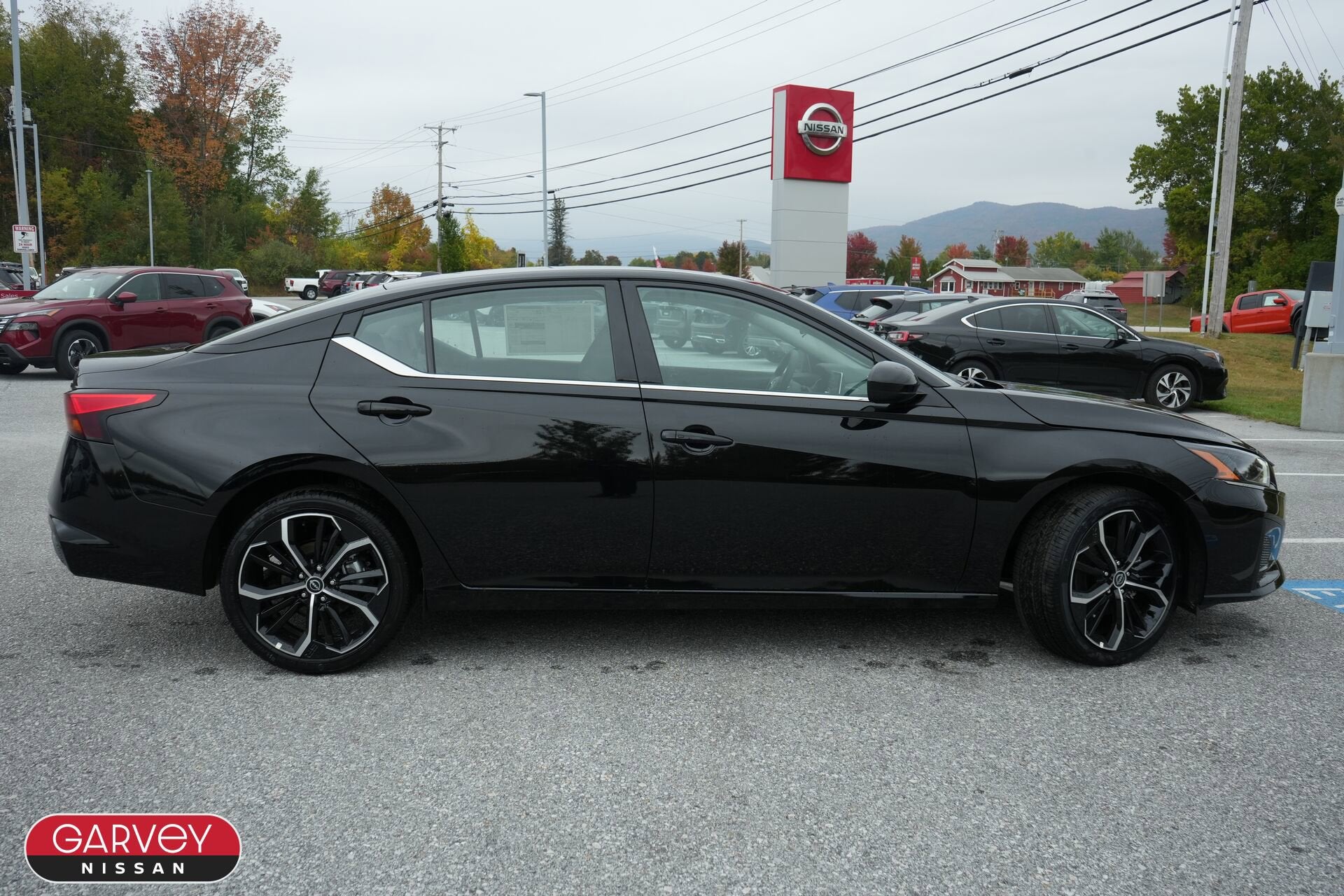 2025 Nissan Altima SR