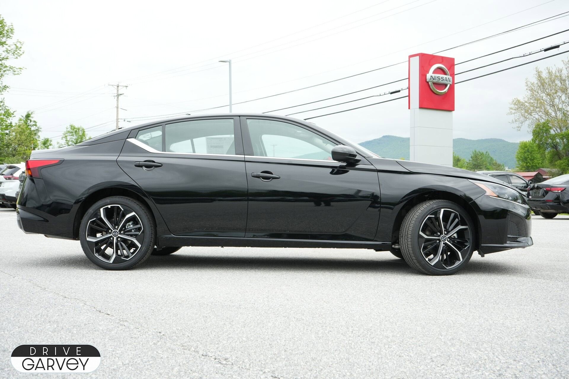 2025 Nissan Altima SR