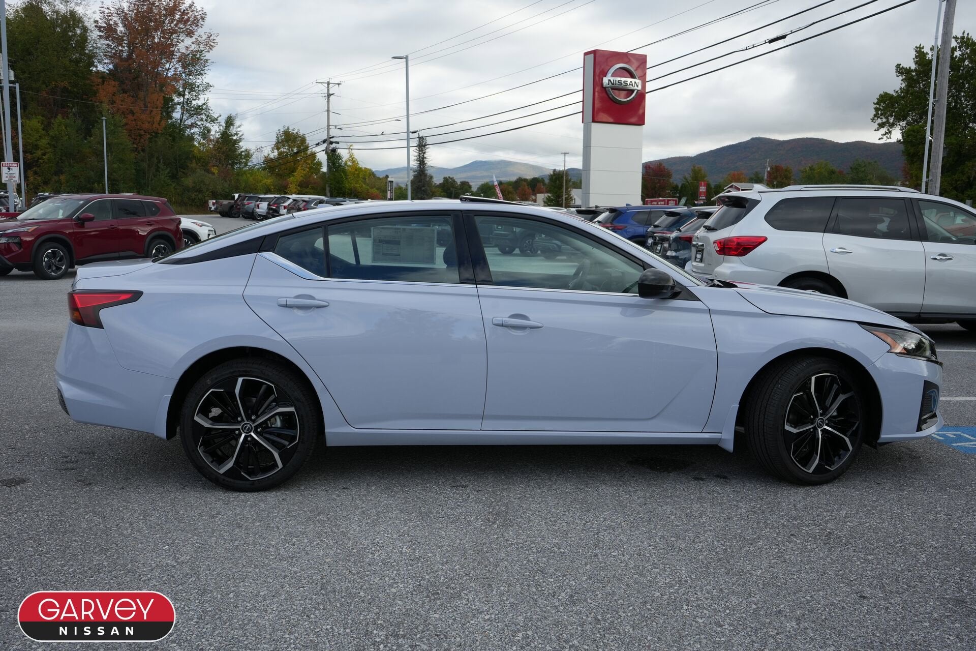 2025 Nissan Altima SR