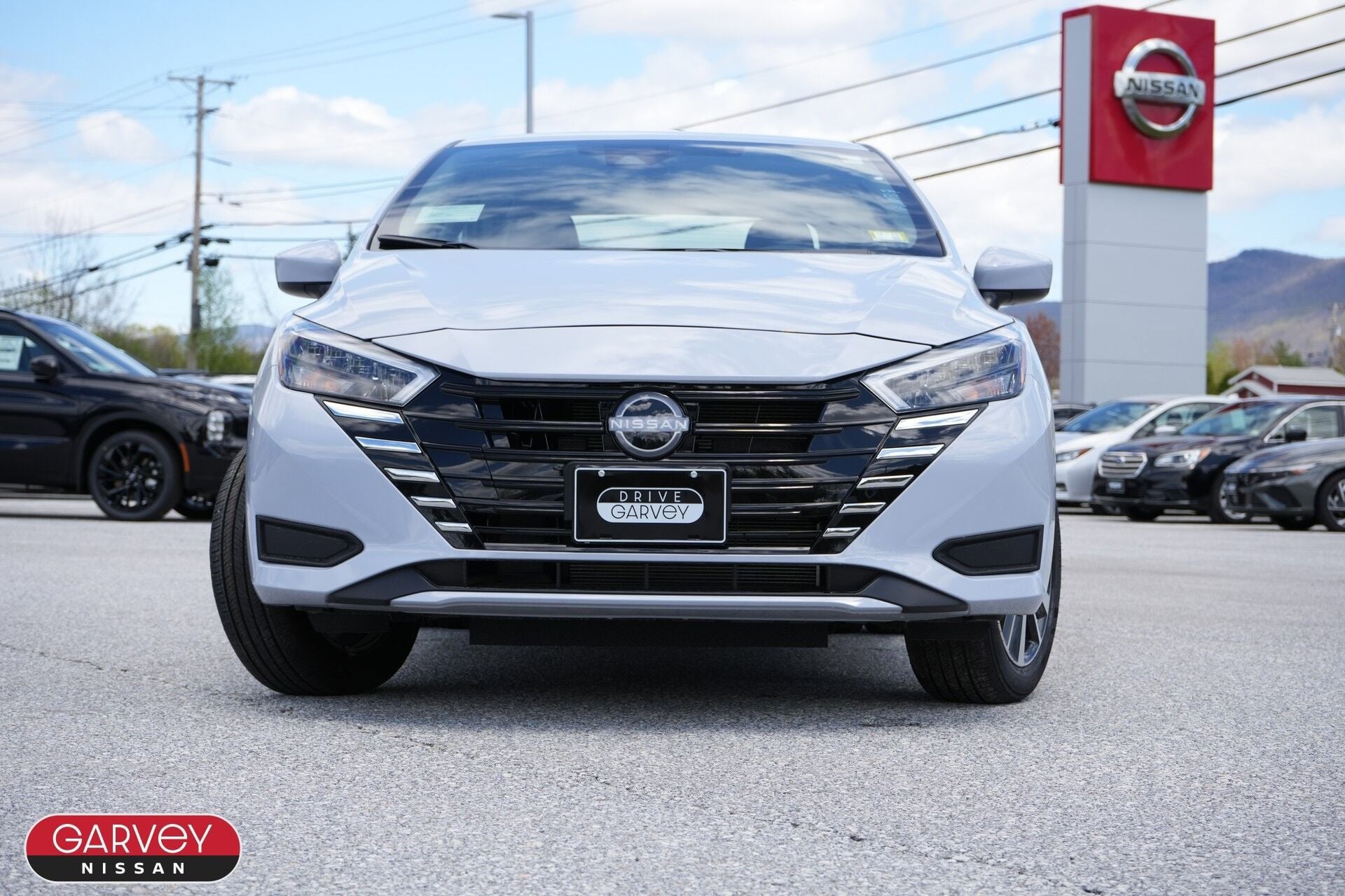 2025 Nissan Versa SV