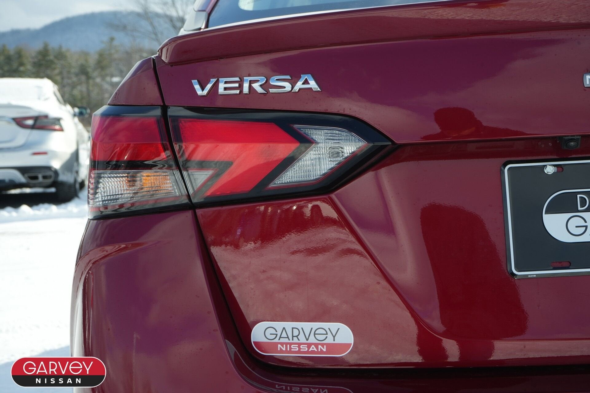 2025 Nissan Versa SR