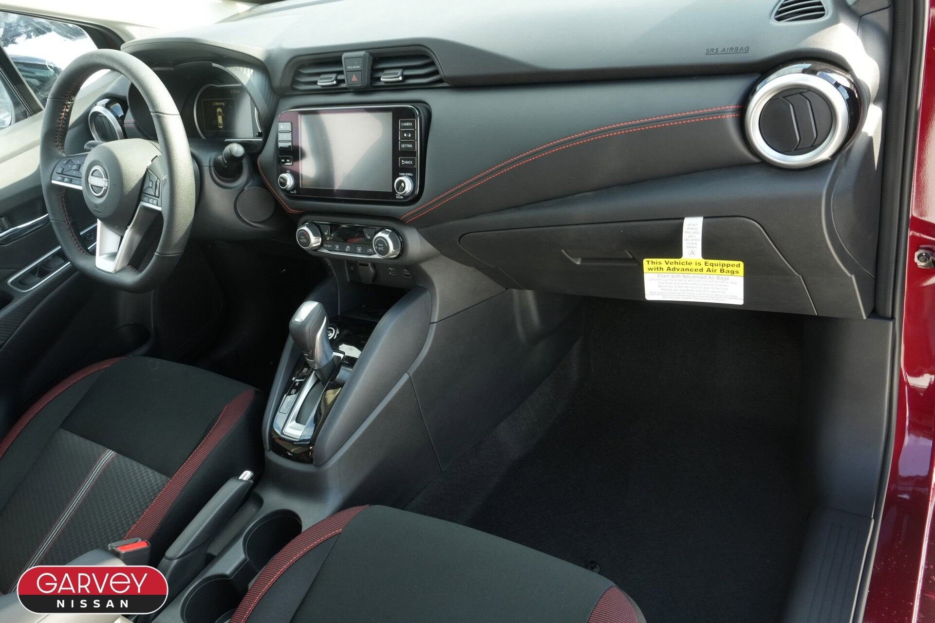 2025 Nissan Versa SR