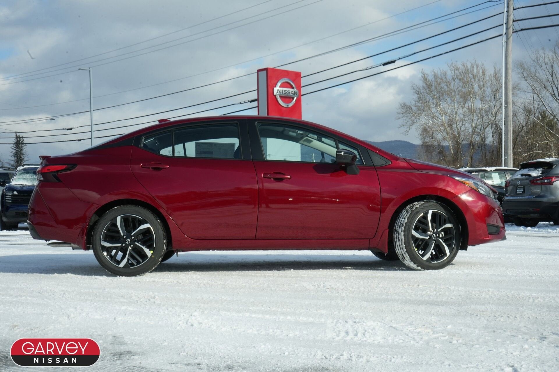 2025 Nissan Versa SR