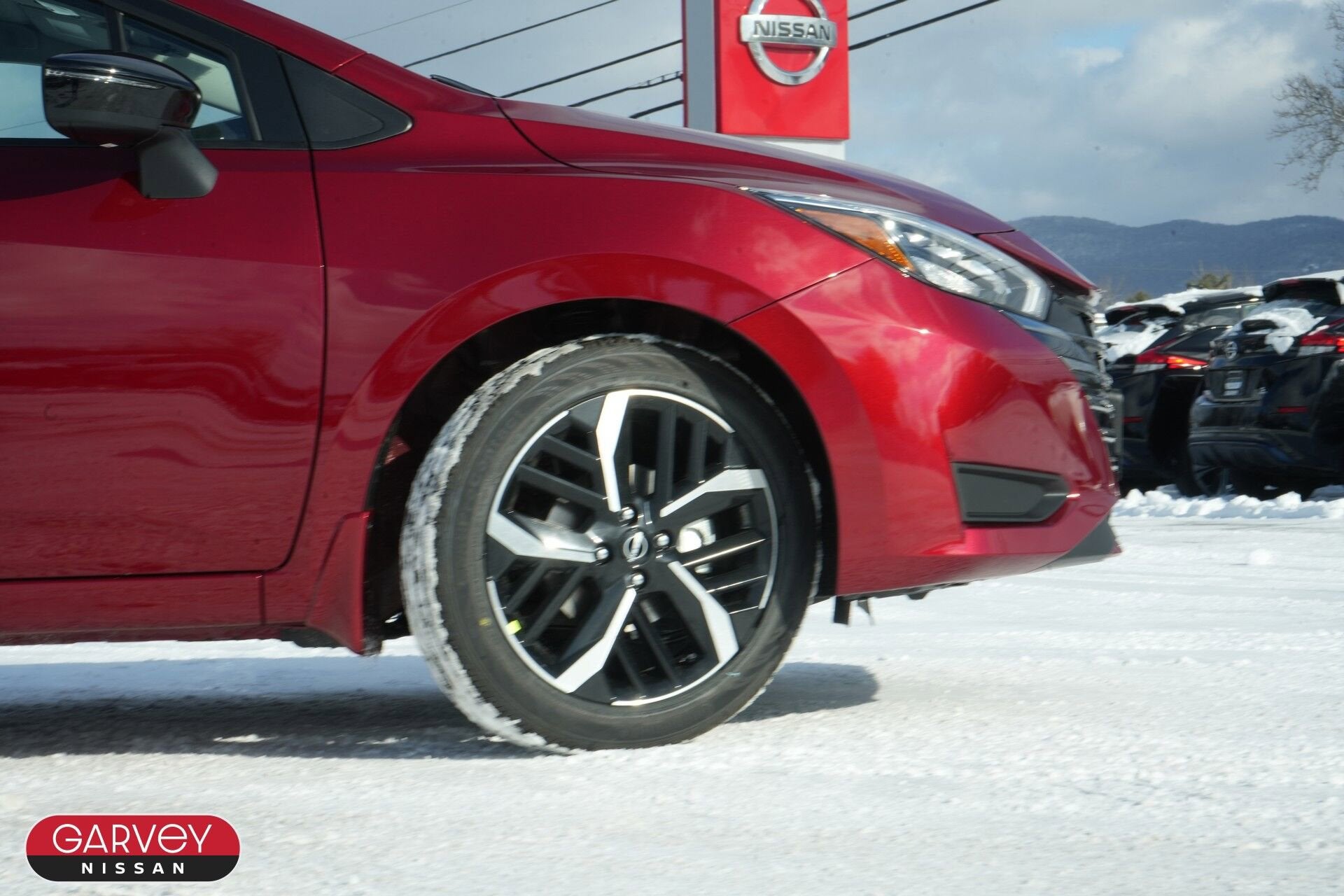 2025 Nissan Versa SR