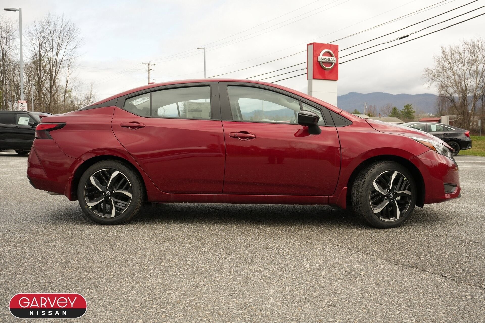 2025 Nissan Versa SR