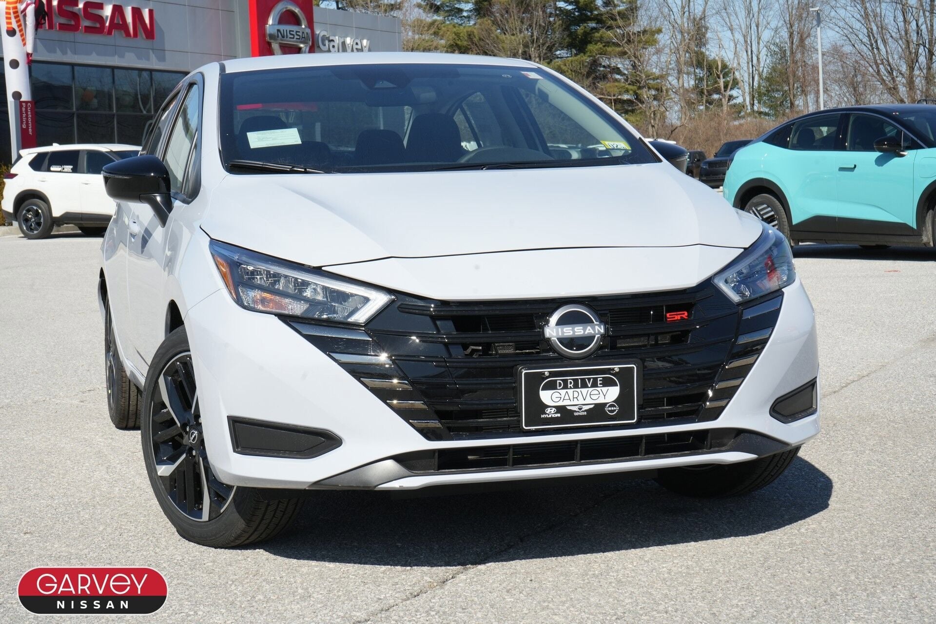 2025 Nissan Versa SR