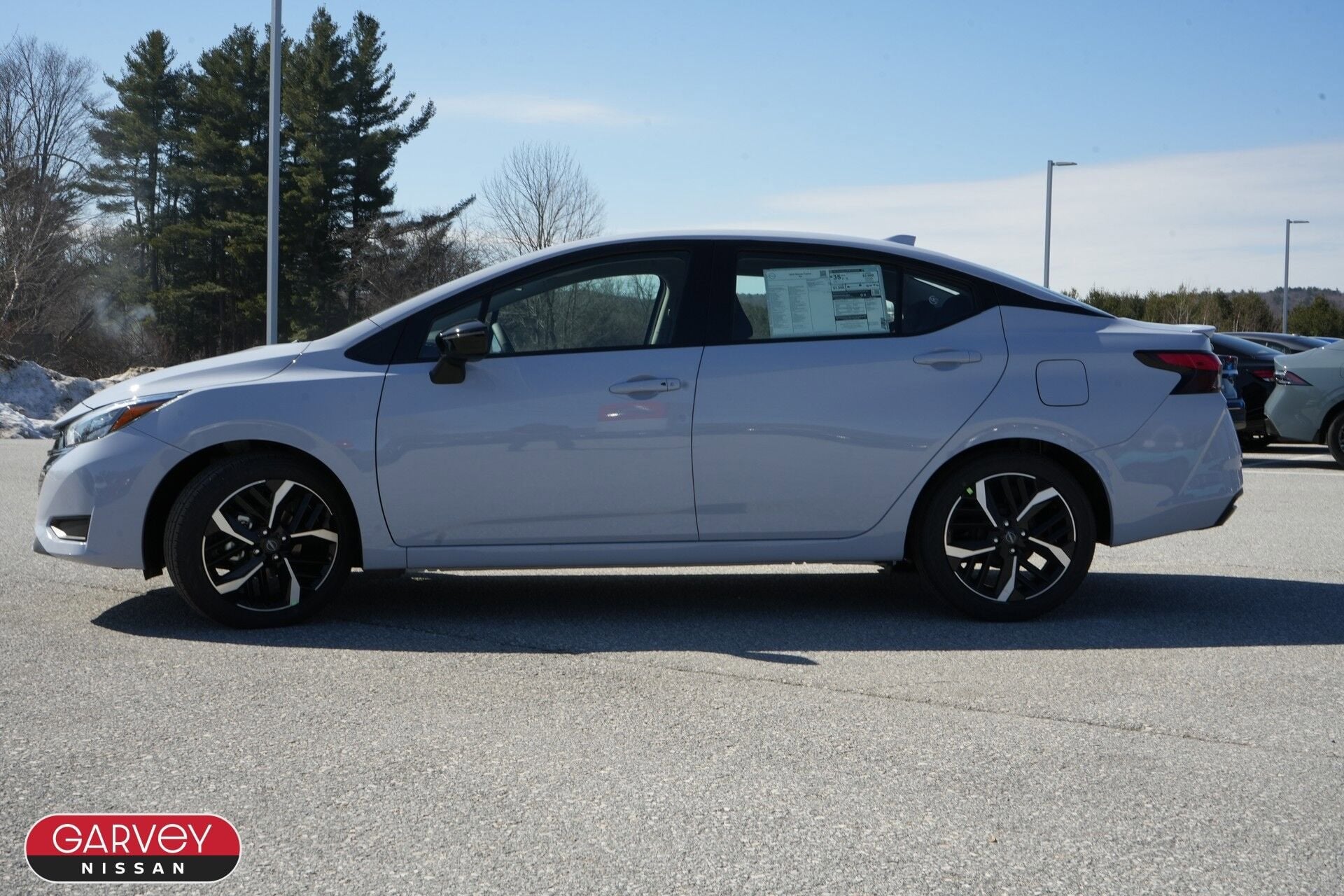 2025 Nissan Versa SR