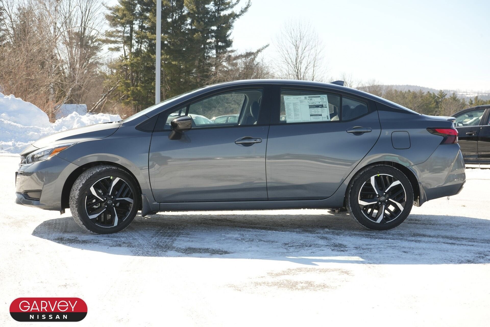 2025 Nissan Versa SR