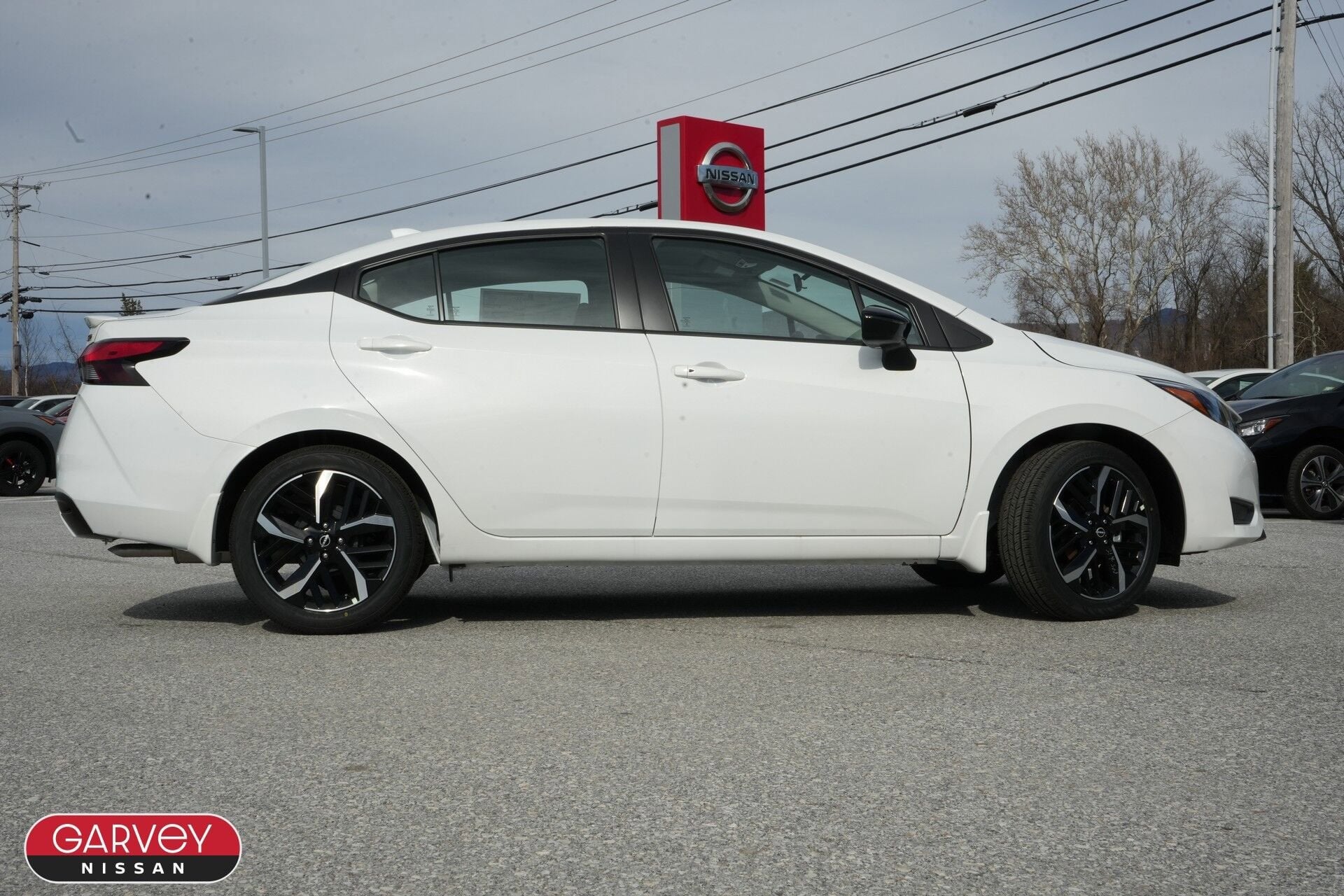 2025 Nissan Versa SR