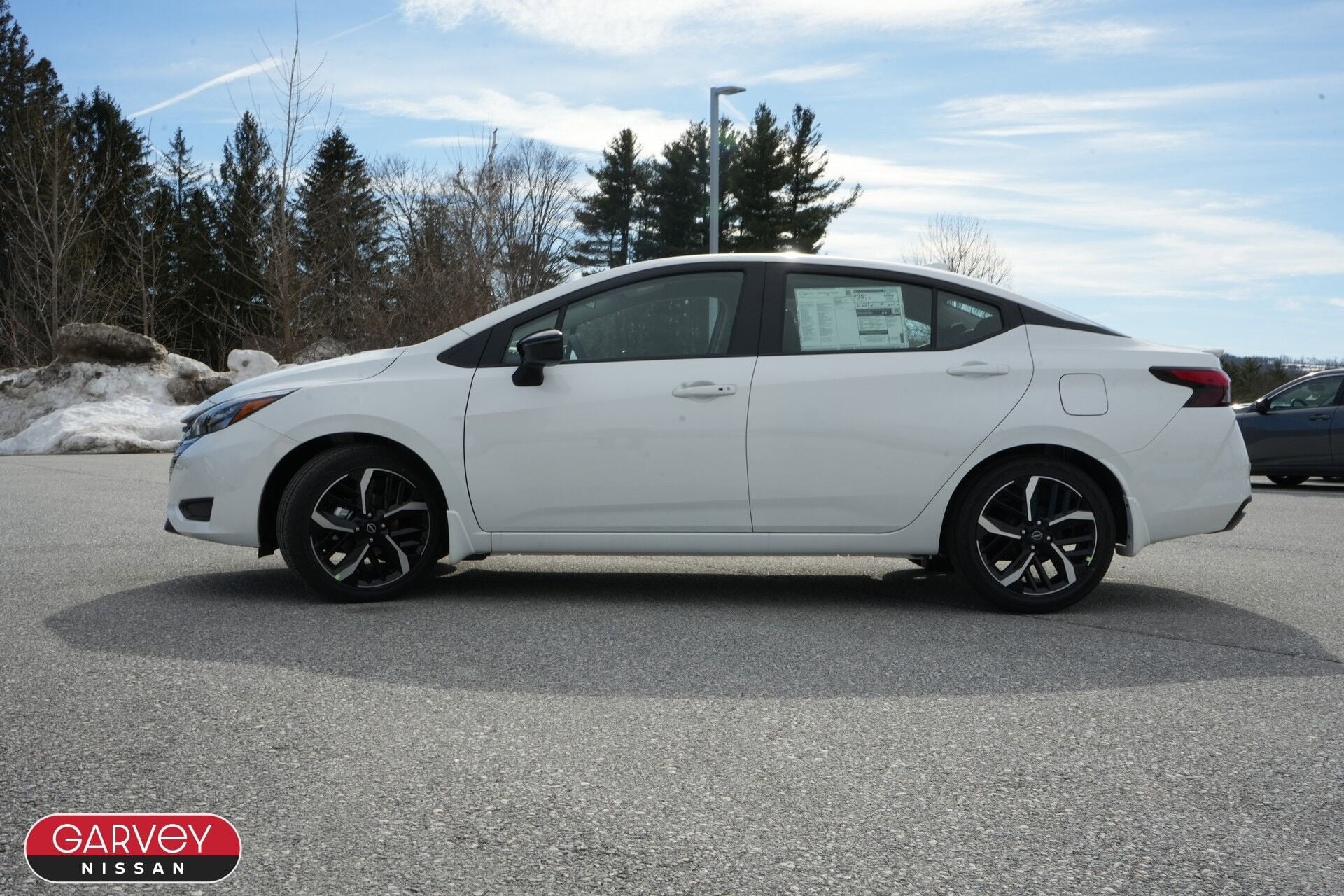 2025 Nissan Versa SR