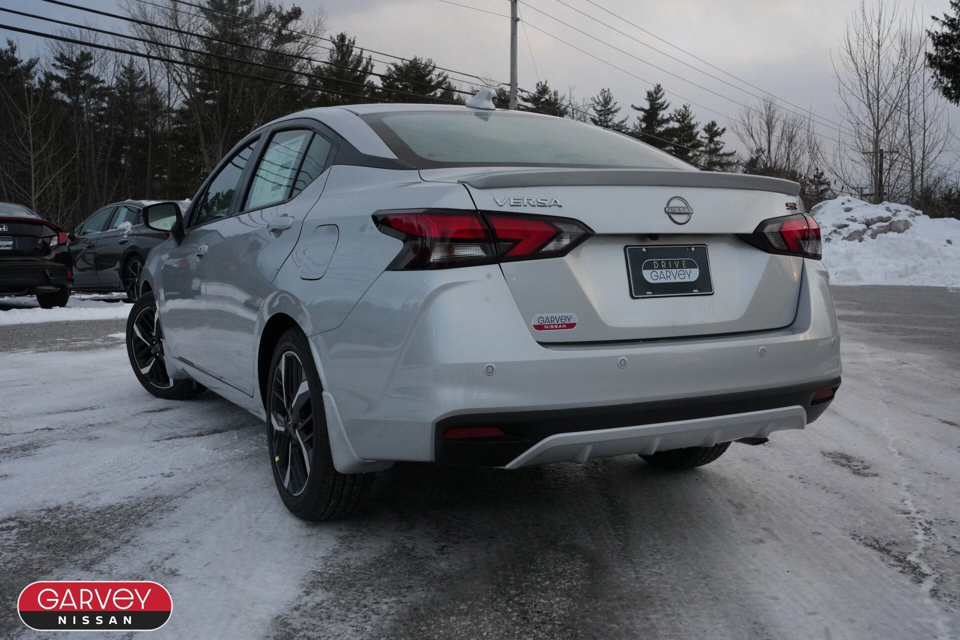 2025 Nissan Versa SR