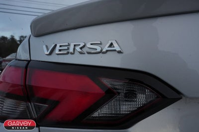 2025 Nissan Versa SR