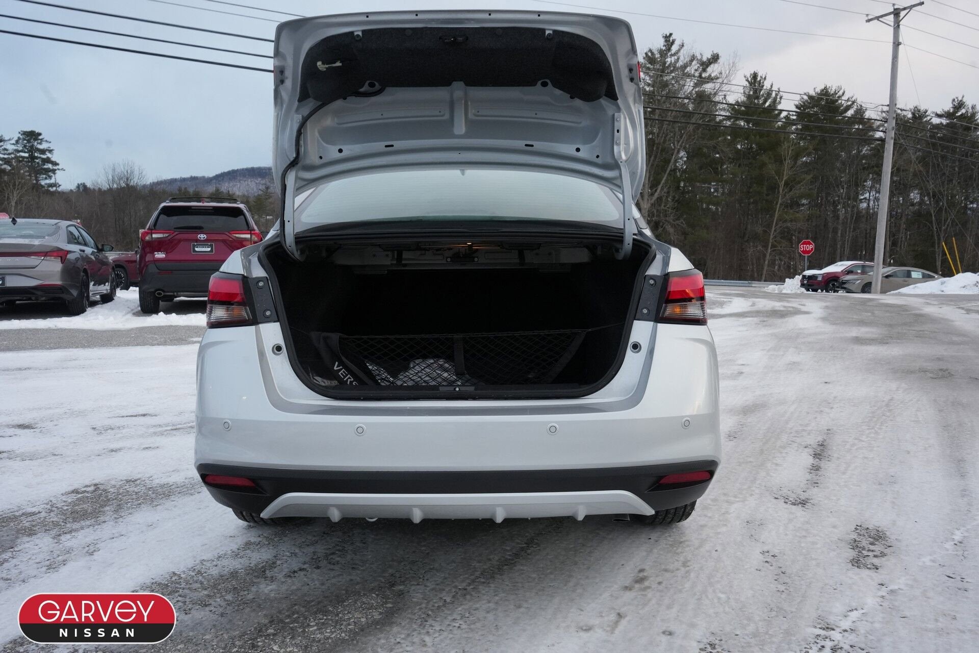 2025 Nissan Versa SR