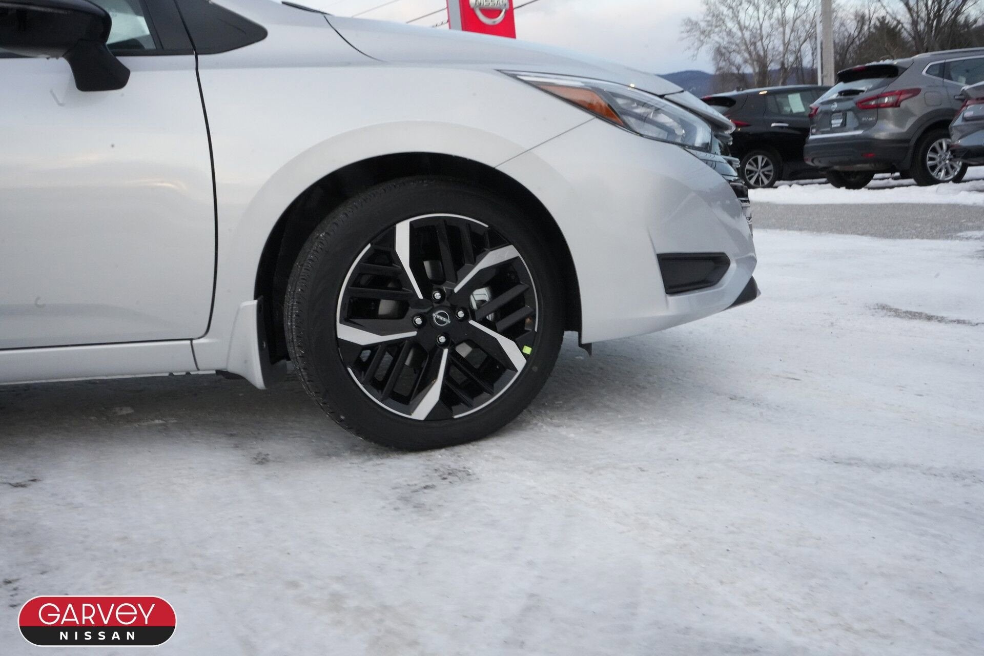 2025 Nissan Versa SR