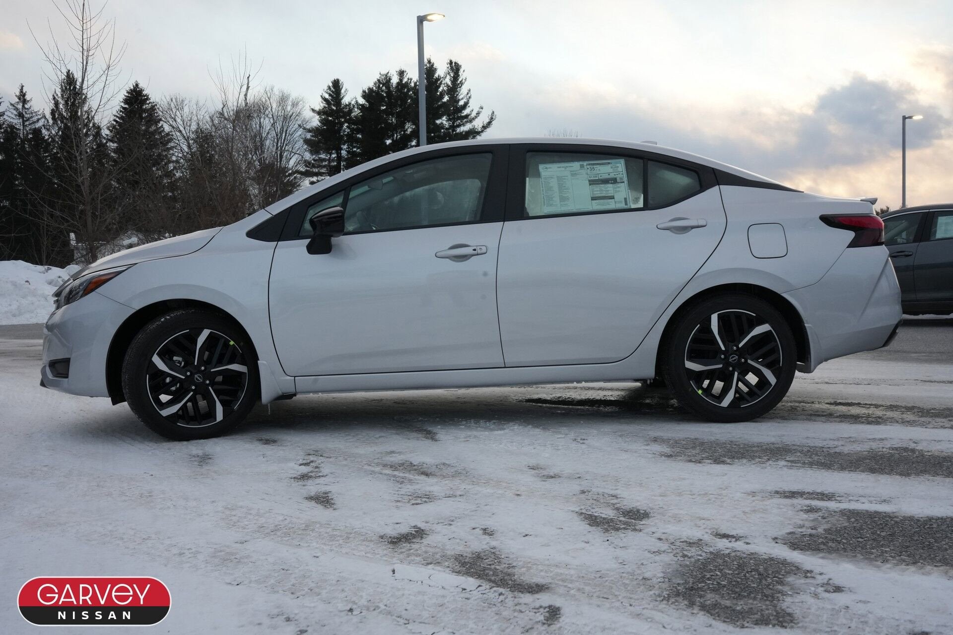 2025 Nissan Versa SR