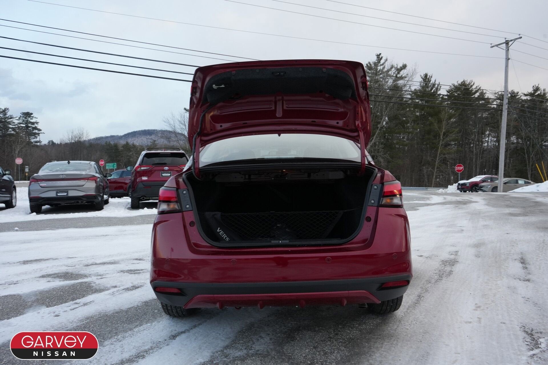 2025 Nissan Versa SR