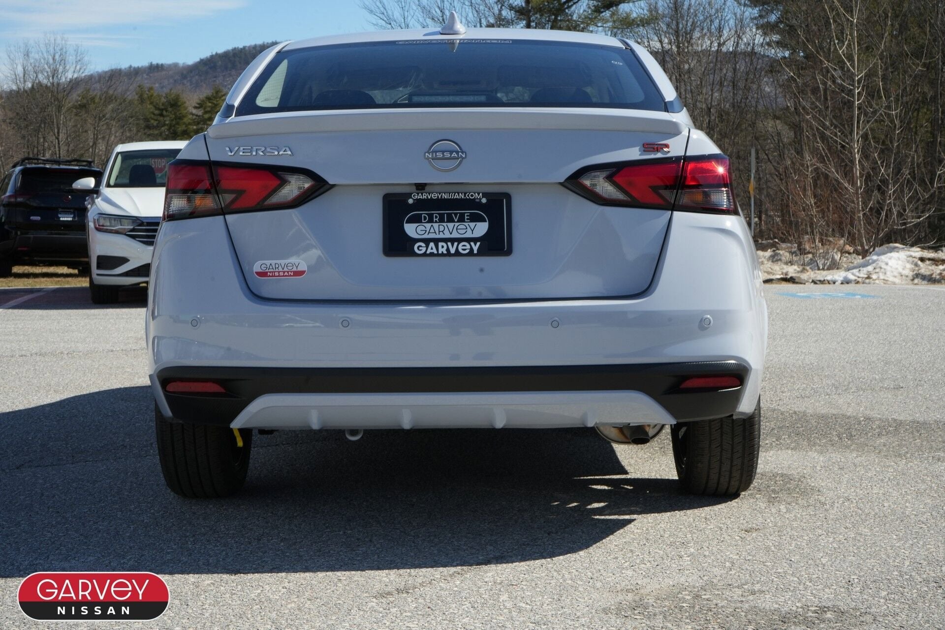 2025 Nissan Versa SR