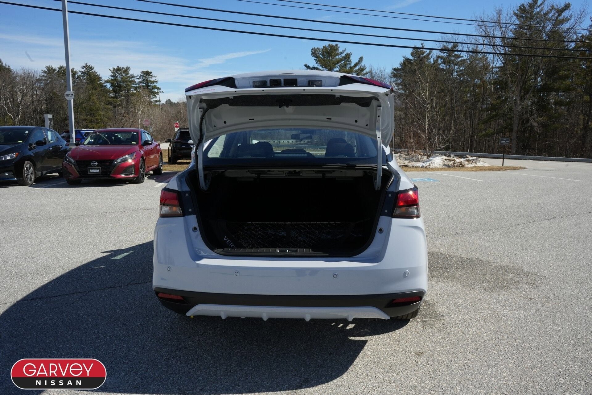 2025 Nissan Versa SR