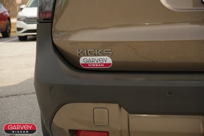 2025 Nissan Kicks SR