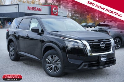 2025 Nissan Pathfinder S