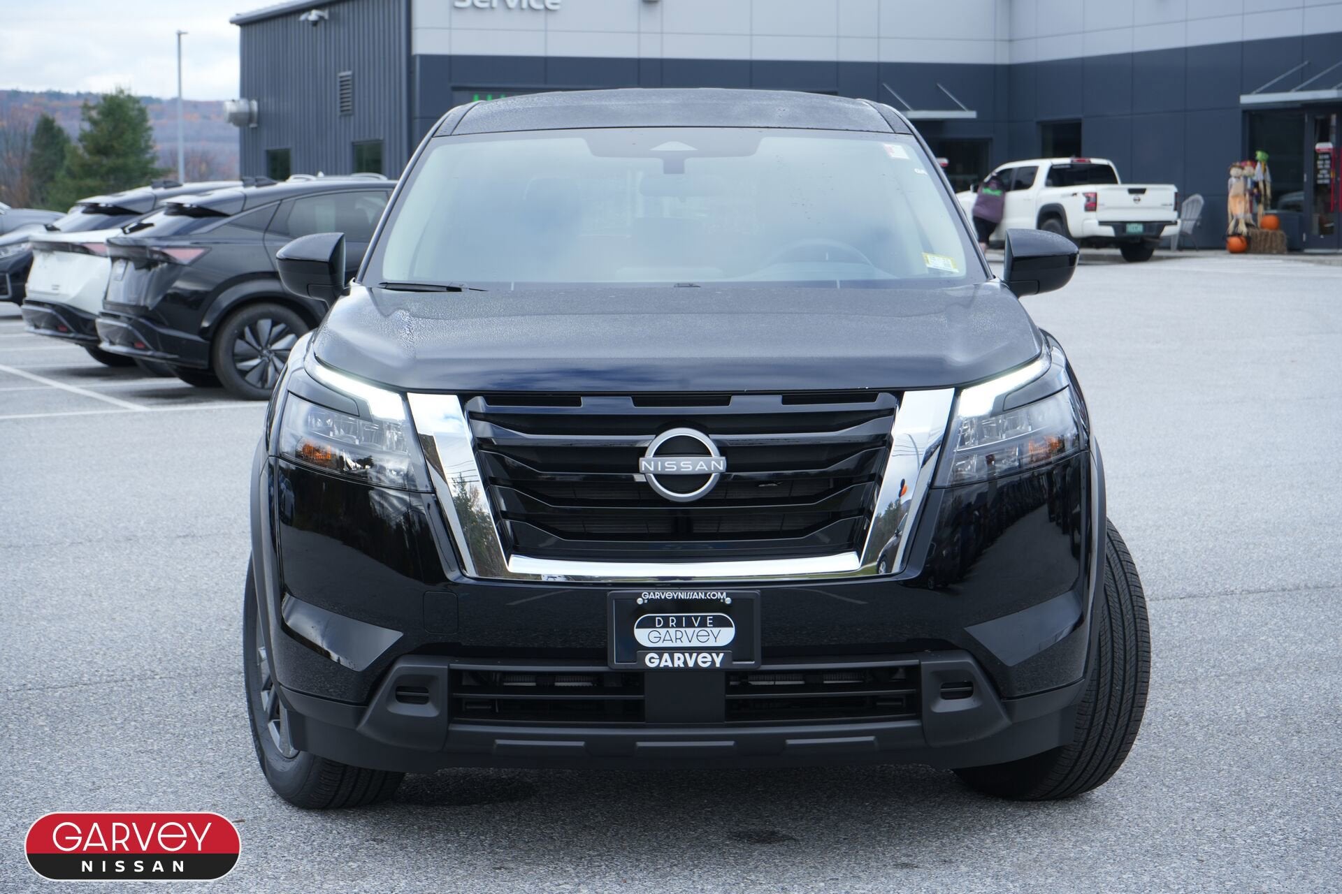 2025 Nissan Pathfinder S