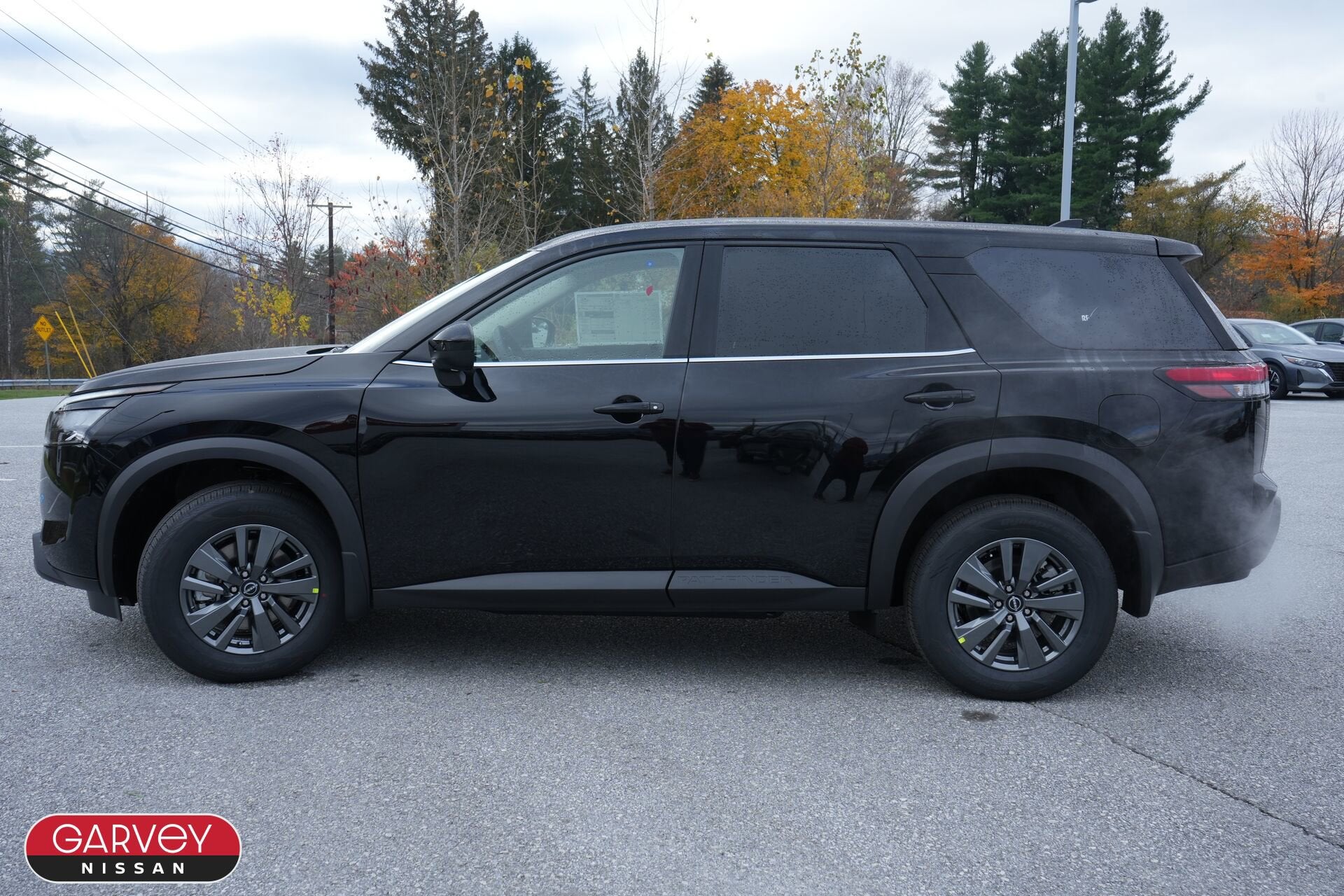 2025 Nissan Pathfinder S